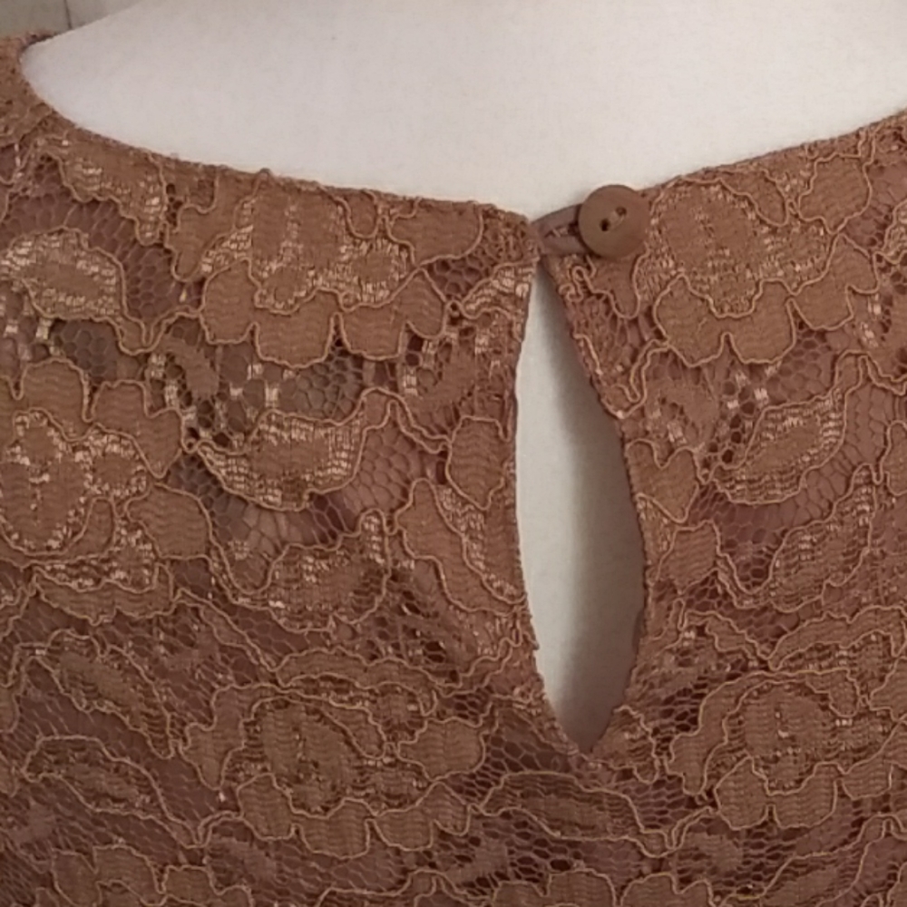 Ladies Lace Top - Picture 4 of 6